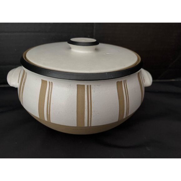 Denby Gourmet Stoneware Tan Vertical Stripes 2 qt Covered Casserole - Picture 3 of 15